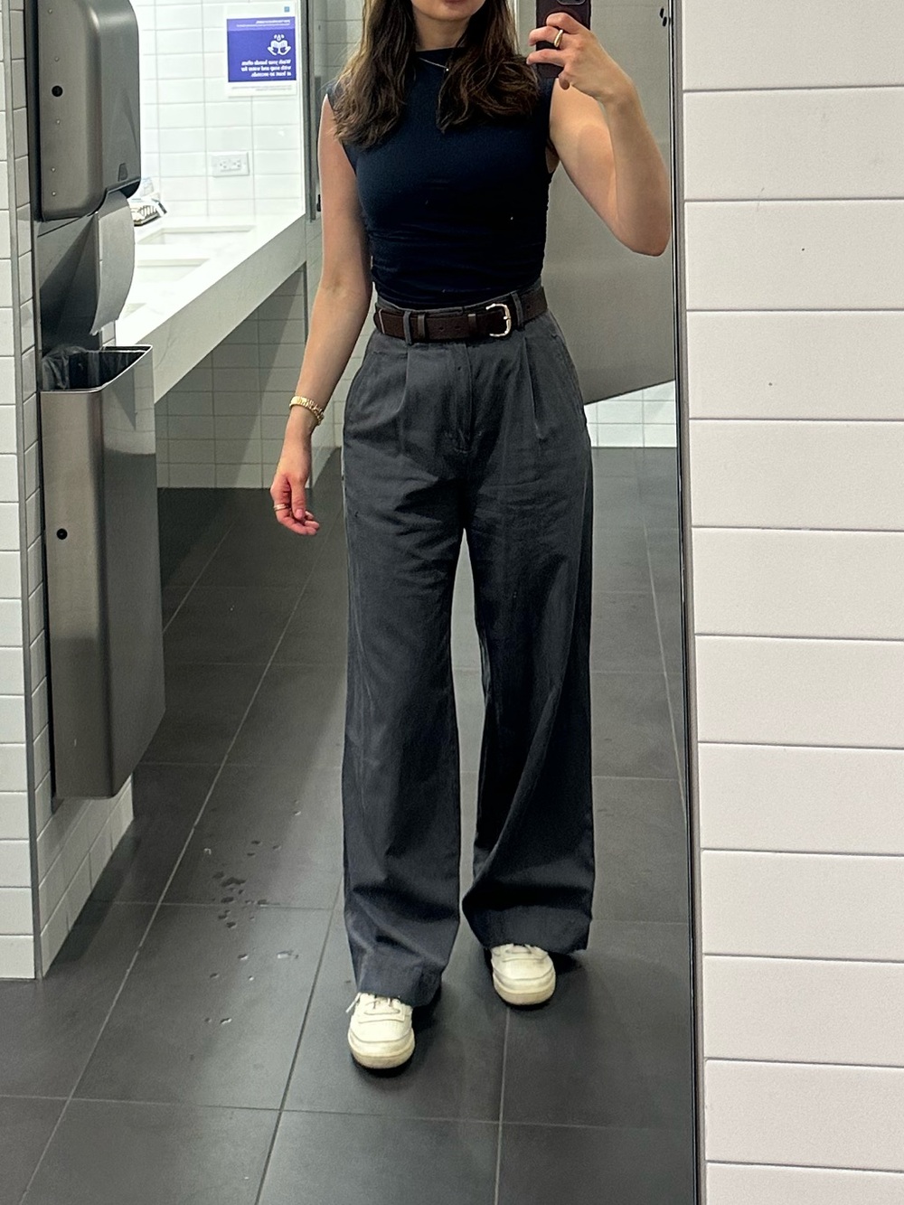 Everlane Women's Wide-Leg Pants in Gray - Picture 3 of 4
